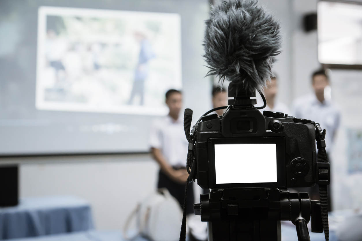 How to Create a Live Video Strategy for Social Media Marketing